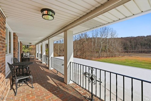 1430 Magnolia Road SW, Dellroy, OH 44620