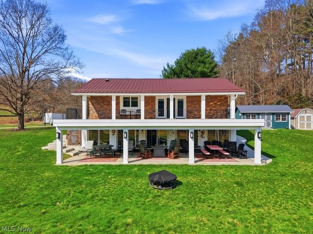 1430 Magnolia Road SW, Dellroy, OH 44620