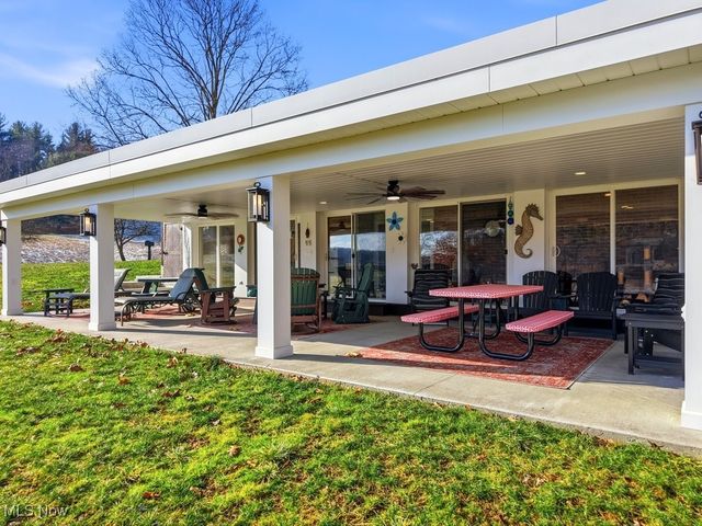 1430 Magnolia Road SW, Dellroy, OH 44620