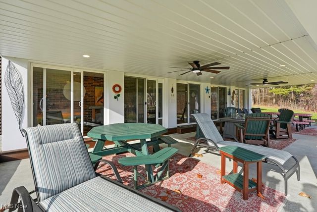 1430 Magnolia Road SW, Dellroy, OH 44620