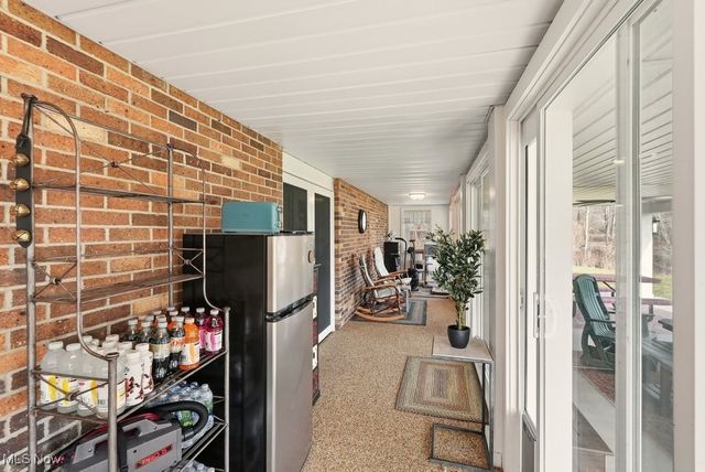 1430 Magnolia Road SW, Dellroy, OH 44620