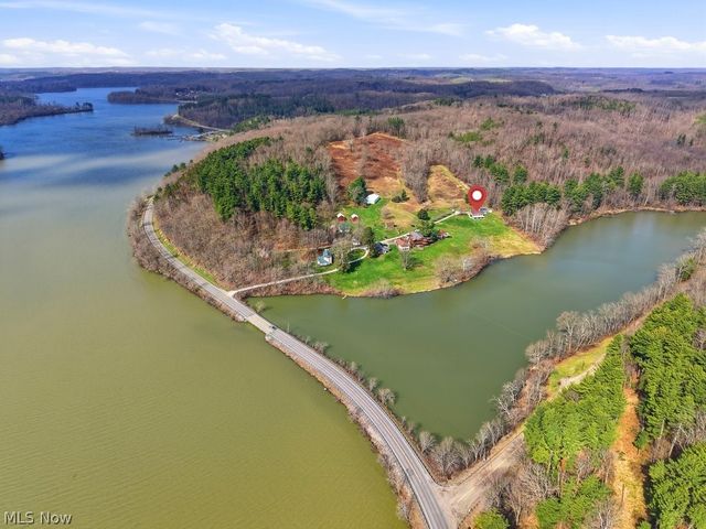 1430 Magnolia Road SW, Dellroy, OH 44620