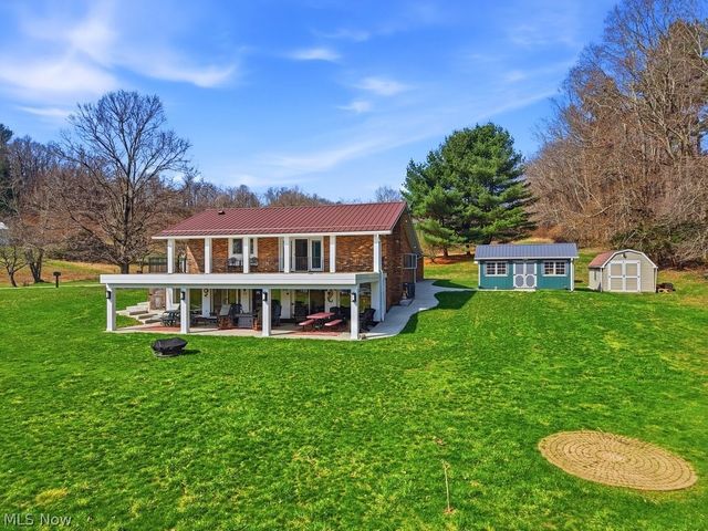 1430 Magnolia Road SW, Dellroy, OH 44620