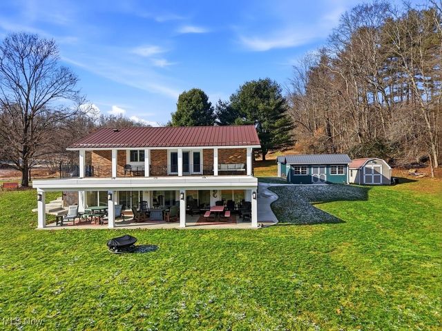 1430 Magnolia Road SW, Dellroy, OH 44620