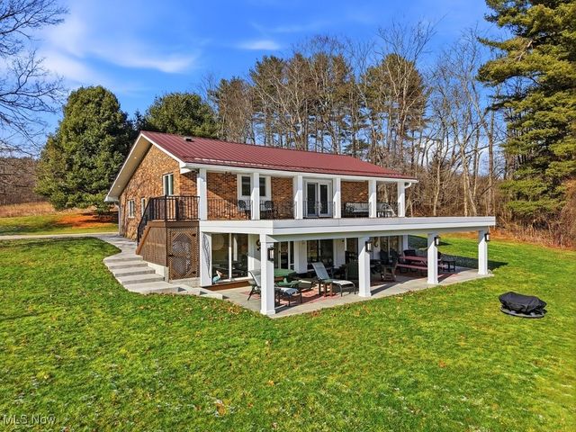 1430 Magnolia Road SW, Dellroy, OH 44620