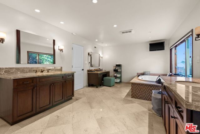 1915 Carla, Beverly Hills, CA 90210