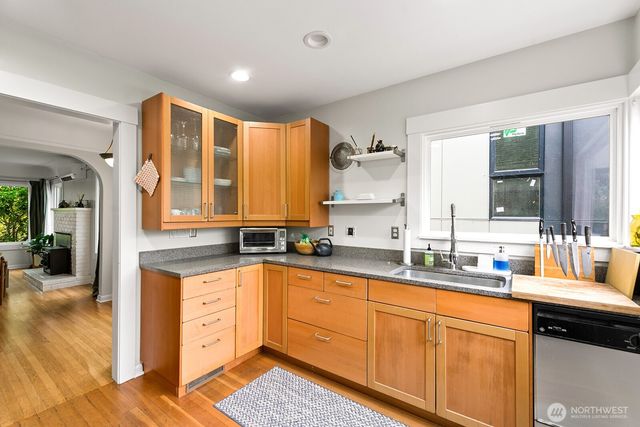 836 NW Market Street, Seattle, WA 98107