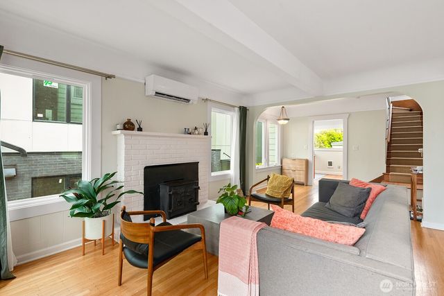 836 NW Market Street, Seattle, WA 98107