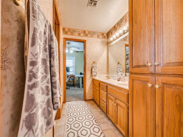 2512 Tifton Court, Edmond, OK 73012