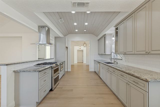 3204 Channing Lane, Bedford, TX 76021