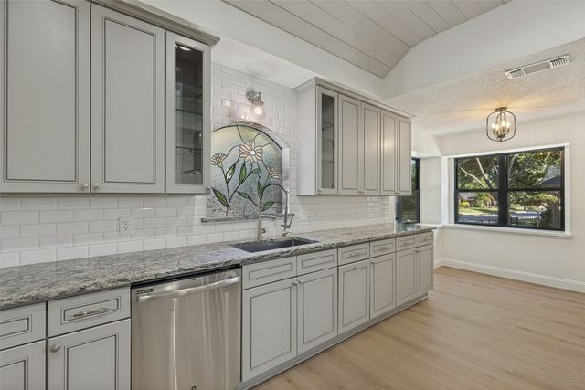 3204 Channing Lane, Bedford, TX 76021