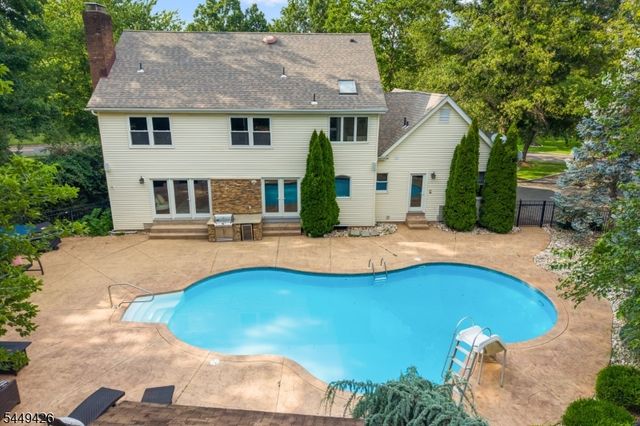 1 Layton Ct, Hillsborough Twp., NJ 08844