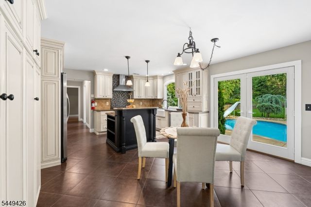 1 Layton Ct, Hillsborough Twp., NJ 08844