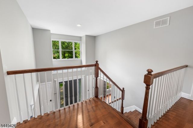 1 Layton Ct, Hillsborough Twp., NJ 08844