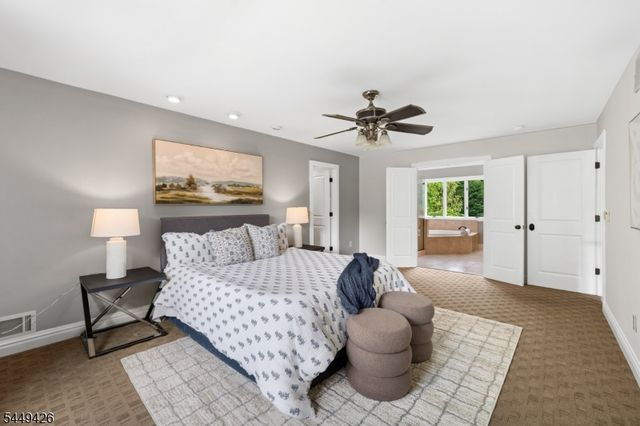 1 Layton Ct, Hillsborough Twp., NJ 08844