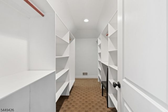 1 Layton Ct, Hillsborough Twp., NJ 08844