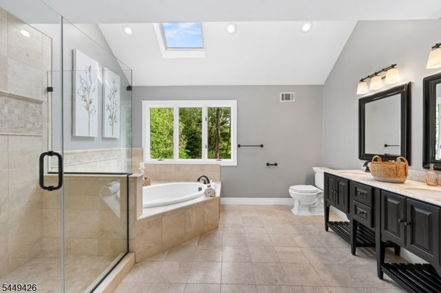 1 Layton Ct, Hillsborough Twp., NJ 08844