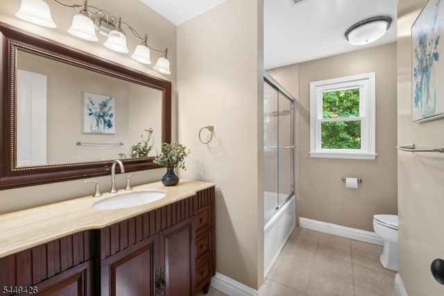 1 Layton Ct, Hillsborough Twp., NJ 08844