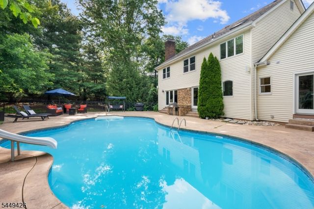 1 Layton Ct, Hillsborough Twp., NJ 08844