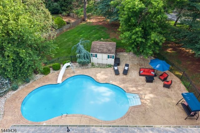 1 Layton Ct, Hillsborough Twp., NJ 08844