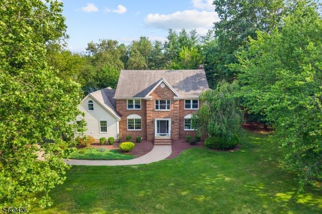 1 Layton Ct, Hillsborough Twp., NJ 08844