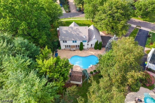 1 Layton Ct, Hillsborough Twp., NJ 08844