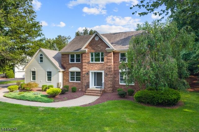 1 Layton Ct, Hillsborough Twp., NJ 08844