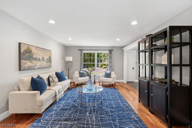1 Layton Ct, Hillsborough Twp., NJ 08844