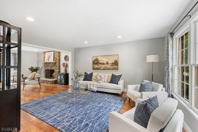 1 Layton Ct, Hillsborough Twp., NJ 08844
