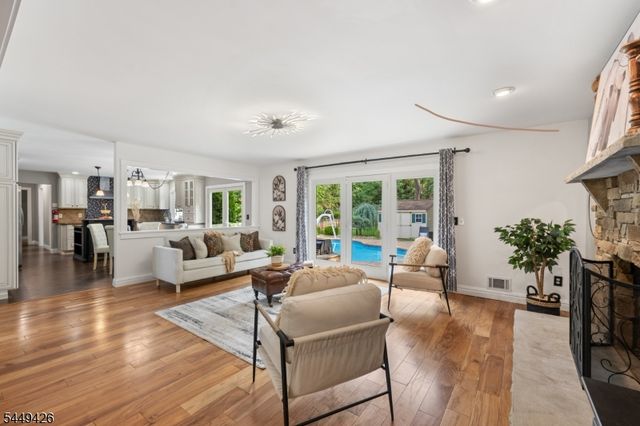 1 Layton Ct, Hillsborough Twp., NJ 08844
