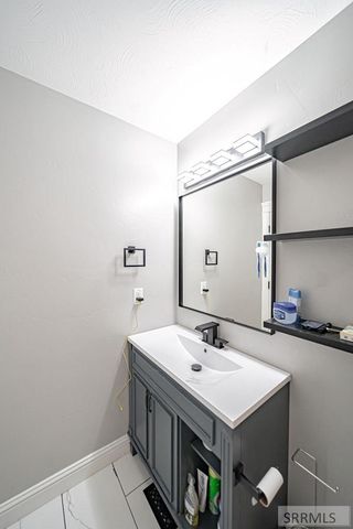 2185 Lawrence Lane, Blackfoot, ID 83221