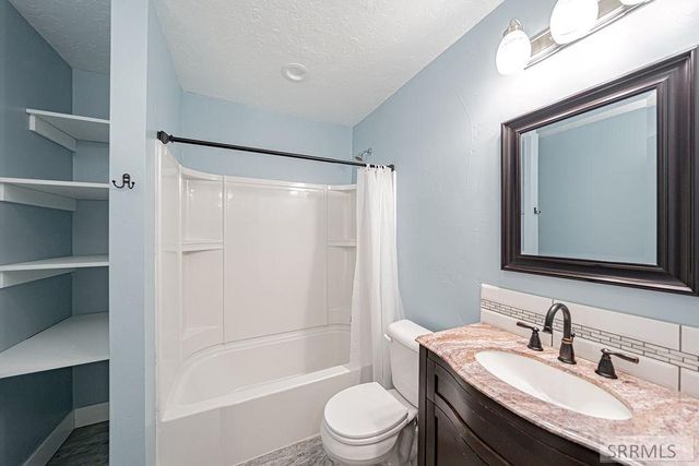 2185 Lawrence Lane, Blackfoot, ID 83221