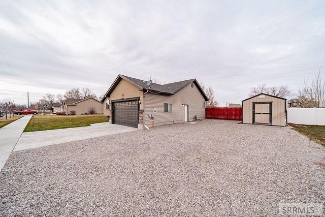 2185 Lawrence Lane, Blackfoot, ID 83221