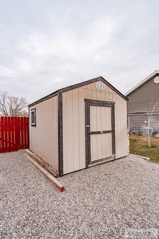 2185 Lawrence Lane, Blackfoot, ID 83221