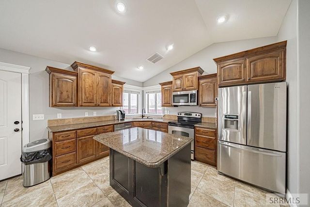 2185 Lawrence Lane, Blackfoot, ID 83221