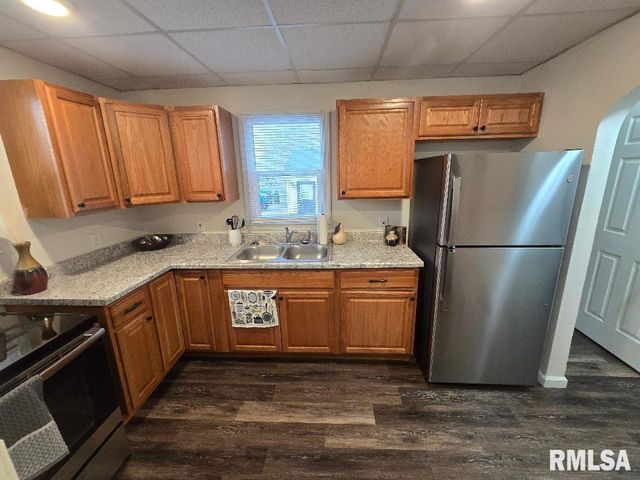 418 19TH Avenue N, Clinton, IA 52732