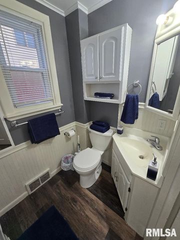 418 19TH Avenue N, Clinton, IA 52732