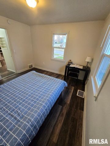 418 19TH Avenue N, Clinton, IA 52732