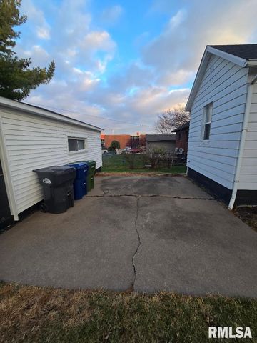 418 19TH Avenue N, Clinton, IA 52732