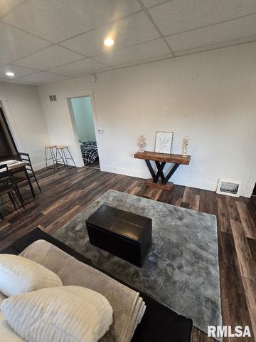 418 19TH Avenue N, Clinton, IA 52732