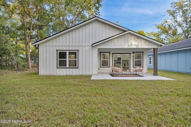 34 DELMONTE Street, Baldwin, FL 32234