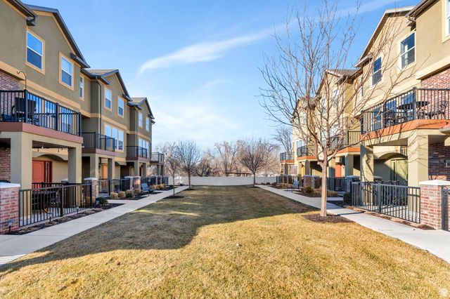 678 E MORAY HILL CT, Draper, UT 84020