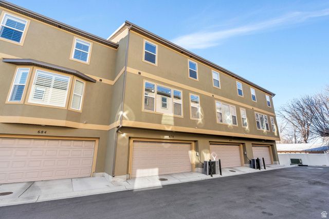 678 E MORAY HILL CT, Draper, UT 84020