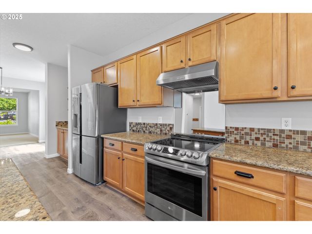 12800 JOYS Dr, Oregon City, OR 97045