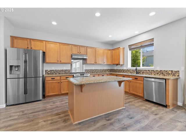 12800 JOYS Dr, Oregon City, OR 97045