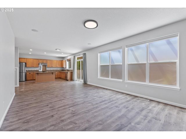 12800 JOYS Dr, Oregon City, OR 97045