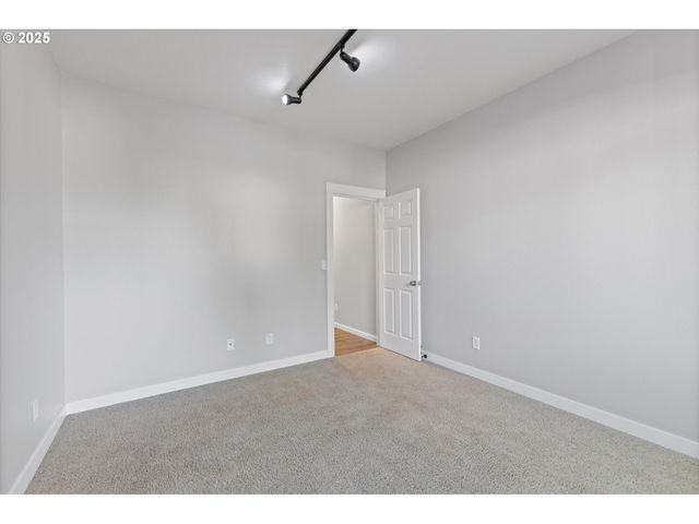 12800 JOYS Dr, Oregon City, OR 97045