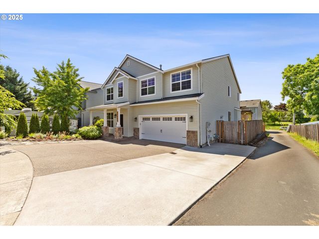 12800 JOYS Dr, Oregon City, OR 97045