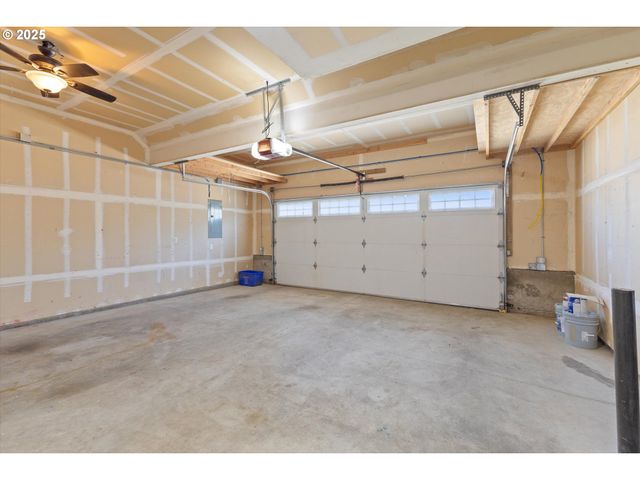 12800 JOYS Dr, Oregon City, OR 97045