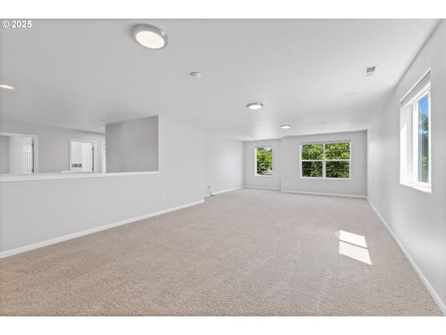 12800 JOYS Dr, Oregon City, OR 97045